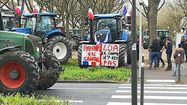 ON MARCHE SUR LA TÊTE - Pyrénées bloquées par les paysans